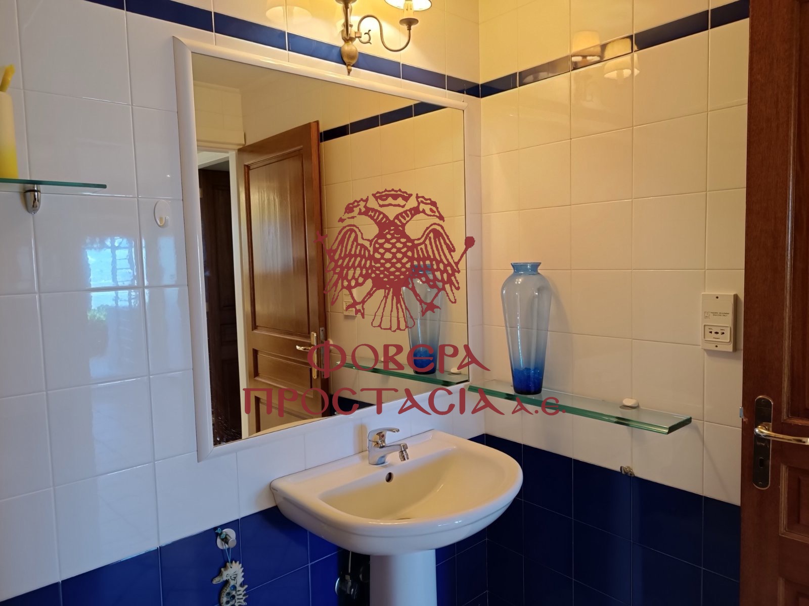 6ee67d2519694594a488d1a4695526a4