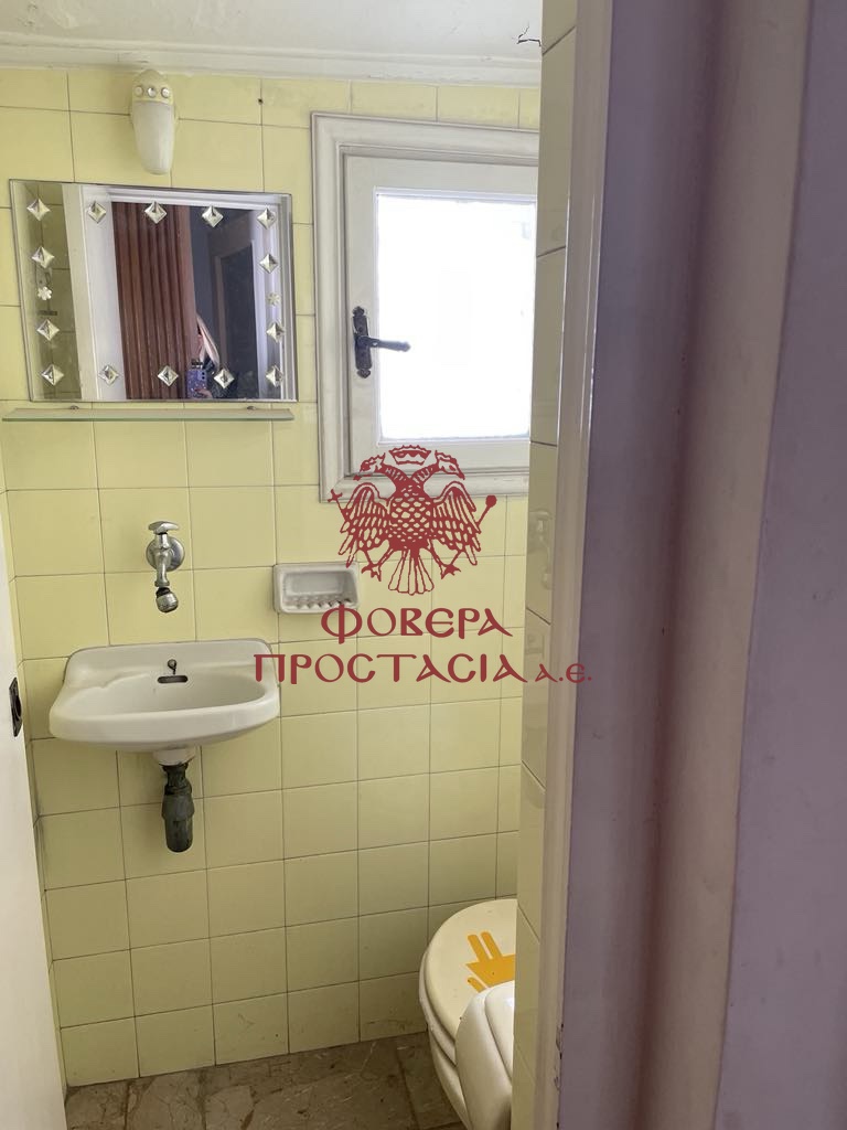 8588f0e66828471b83125b2dfeb99ded-2