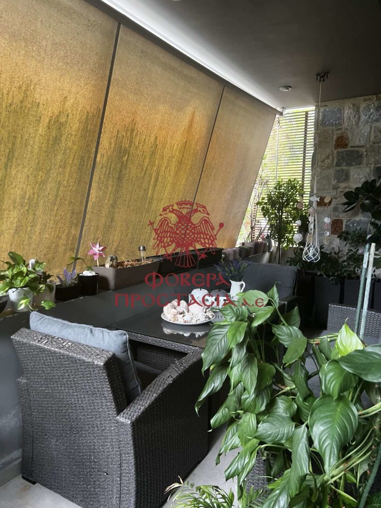 8d75bd6e51674f4d8b565237e38676e2